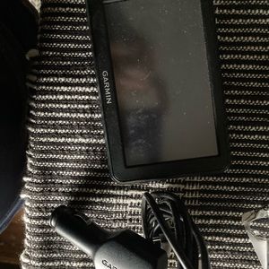 GPS electric with car charger🔌 adapter almost new